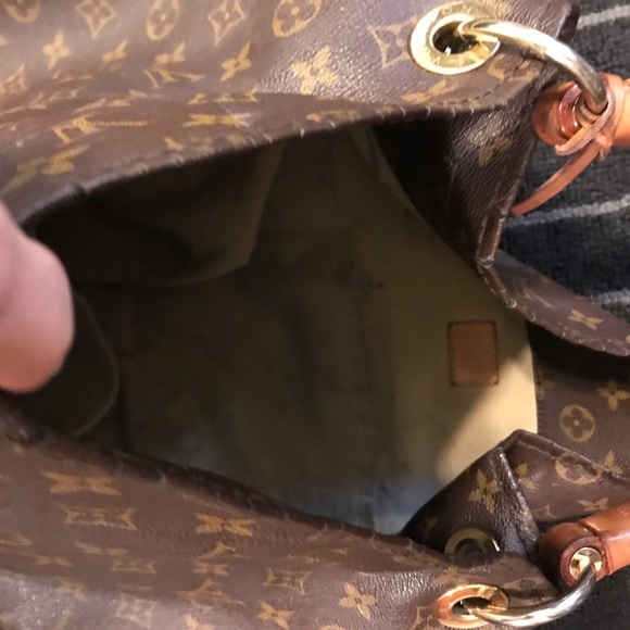 Louis Vuitton bag - Picture 2 of 3
